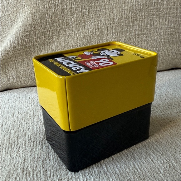 Disney Mickey Mouse 90th Anniversary Commemorative Watch in original yellow tin - Picture 3 of 7